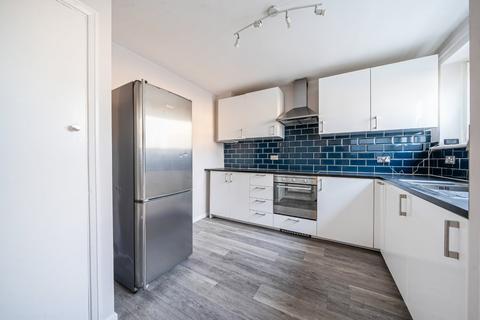 2 bedroom maisonette to rent, Wricklemarsh Road, London, SE3