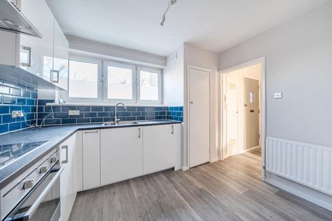2 bedroom maisonette to rent, Wricklemarsh Road, London, SE3