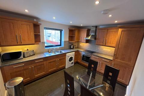 1 bedroom flat to rent, 6 Clews Court Francis Street Swansea