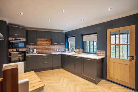 2 bedroom cottage for sale, Balkerach Street, Doune, FK16