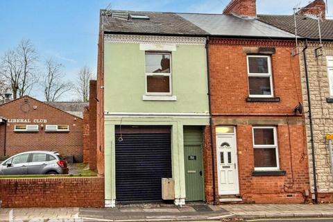 2 bedroom end of terrace house for sale, West Street, Nottingham