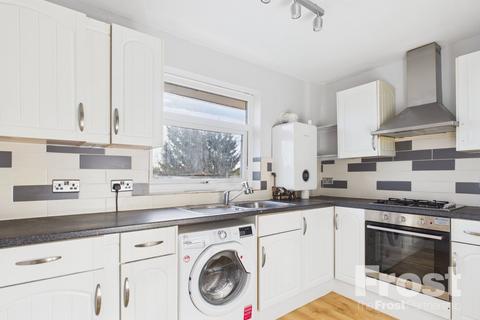2 bedroom maisonette to rent, Staines Road, Feltham, TW14