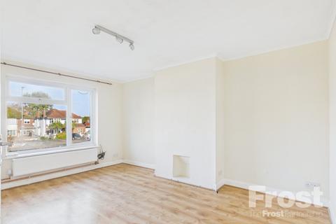 2 bedroom maisonette to rent, Staines Road, Feltham, TW14