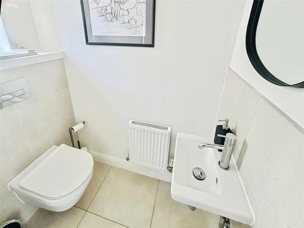 Cloakroom/Wc