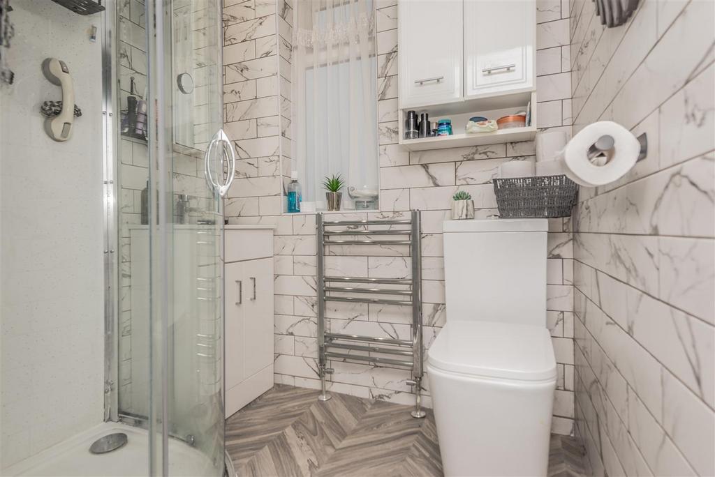 Shower Room / WC: