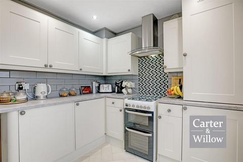 3 bedroom terraced house for sale, Hedgemans Road, Dagenham, Essex