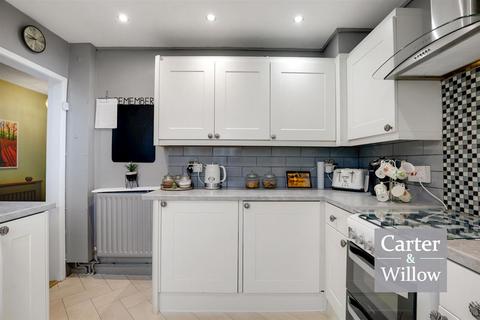 3 bedroom terraced house for sale, Hedgemans Road, Dagenham, Essex
