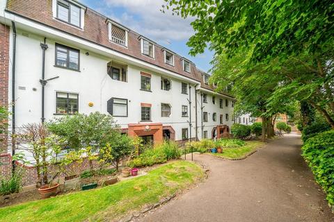 undefined, Colney Hatch Lane, London