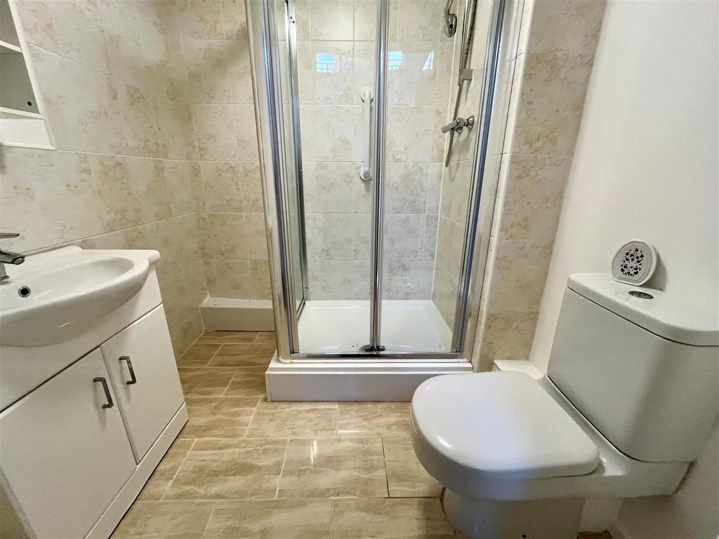 Shower Room.jpg