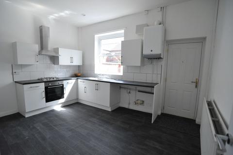 2 bedroom end of terrace house to rent, Horrocks Street, Tyldesley M29