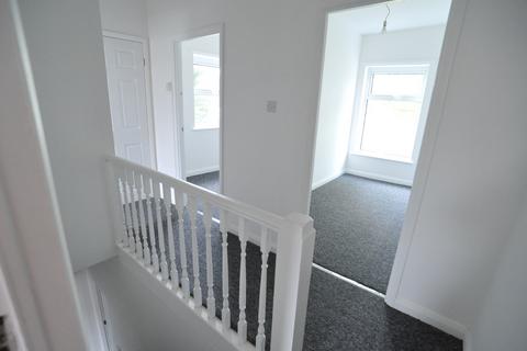 2 bedroom end of terrace house to rent, Horrocks Street, Tyldesley M29