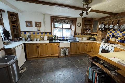 4 bedroom detached house for sale, Cwmamman Road, Garnant, Ammanford