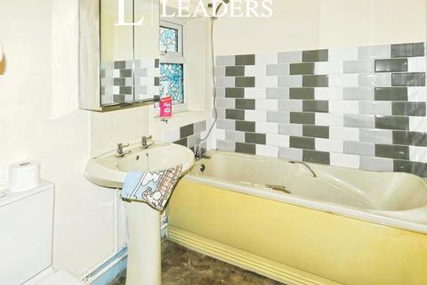 1 bedroom flat to rent, Mansfield Road, Alfreton, Derbyshire, DE55