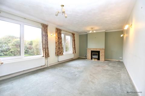 3 bedroom semi-detached bungalow for sale, Evelyn Close, Southampton SO32