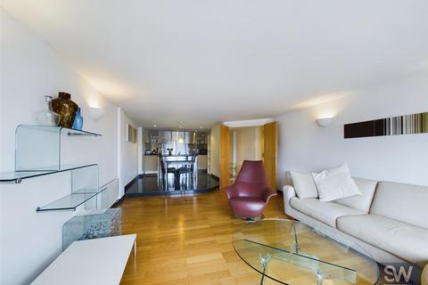 2 bedroom flat to rent, The Quays, Concordia Street, Leeds
