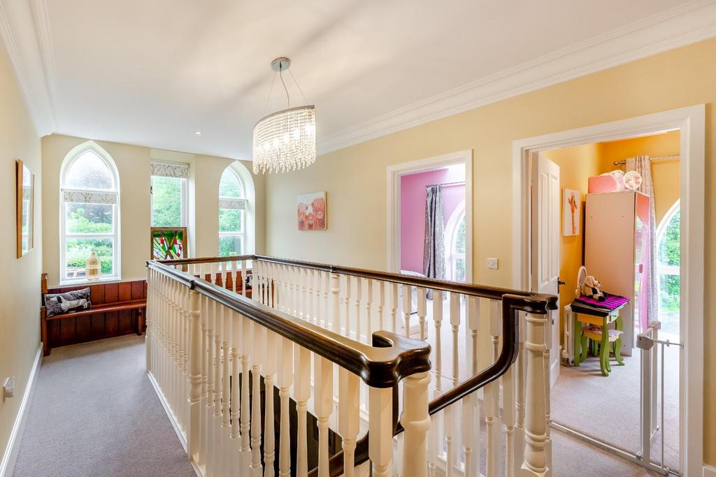 8591703-interior16.jpg