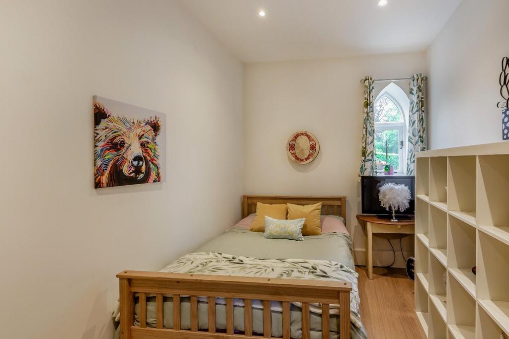 8591703-interior03.jpg