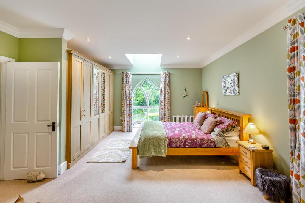 8591703-interior17.jpg