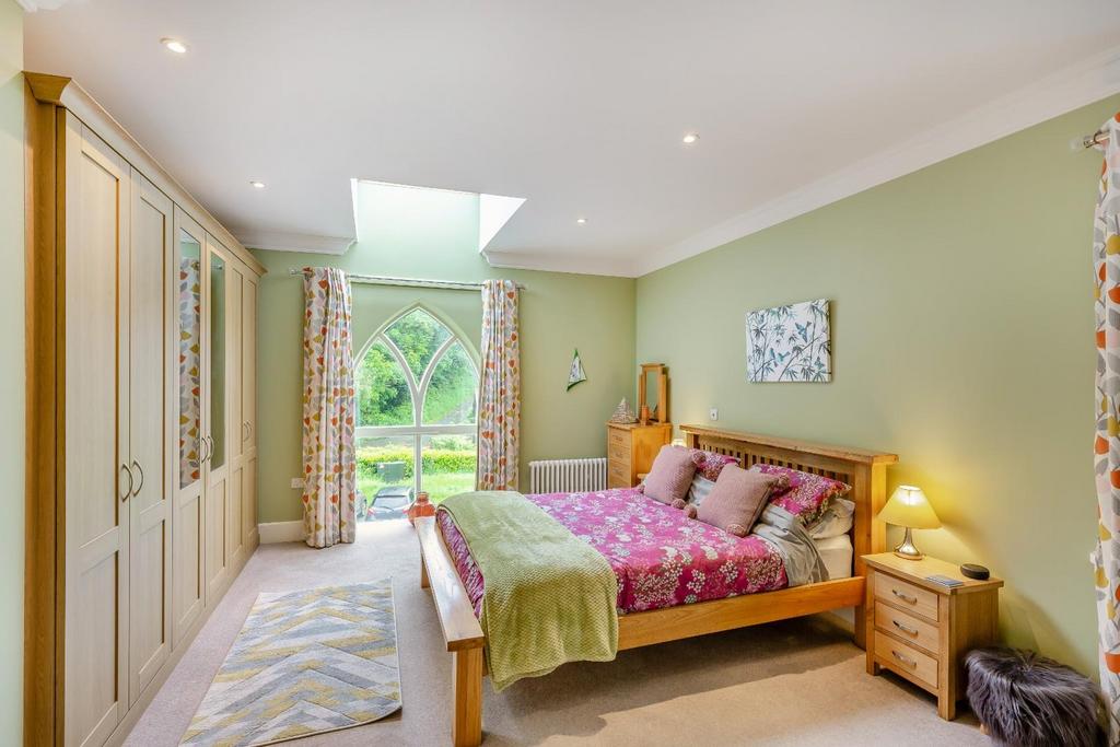 8591703-interior18.jpg