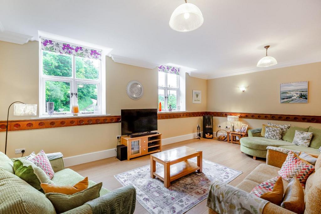 8591703-interior26.jpg