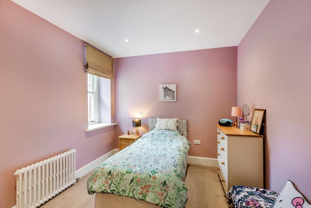 8591703-interior09.jpg