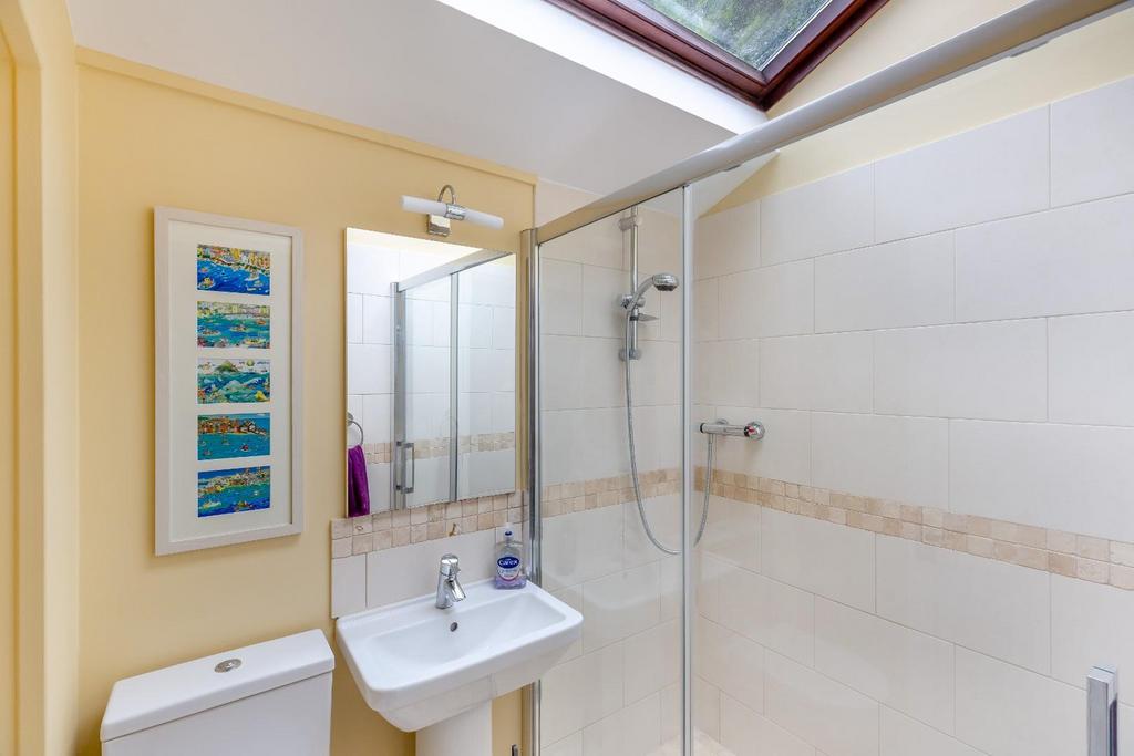 8591703-interior37.jpg