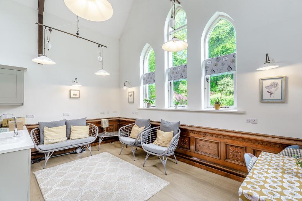 8591703-interior33.jpg