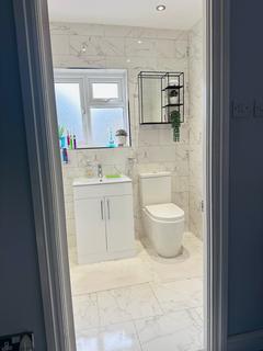 5 bedroom semi-detached house to rent, Leasway, Grays, Essex, RM16