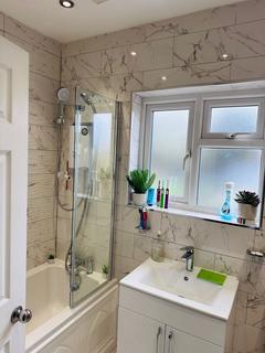 5 bedroom semi-detached house to rent, Leasway, Grays, Essex, RM16