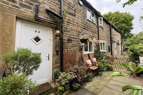 2 bedroom cottage to rent, Lower Skircoat Green, Halifax
