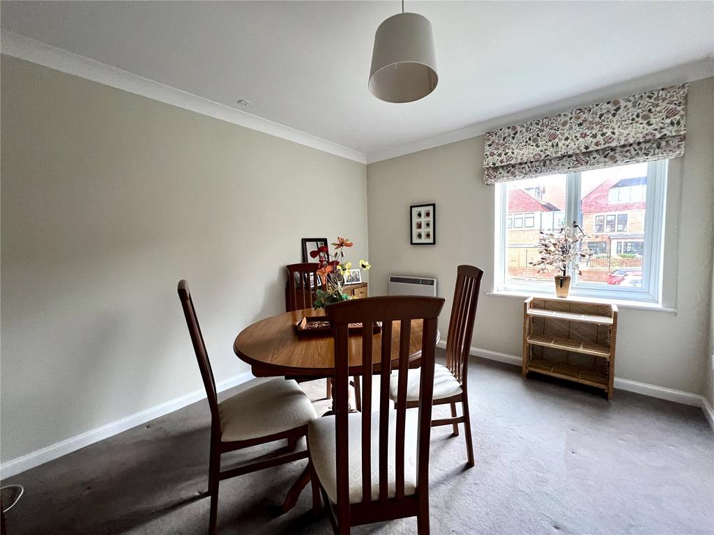 Bedroom/Dining Room