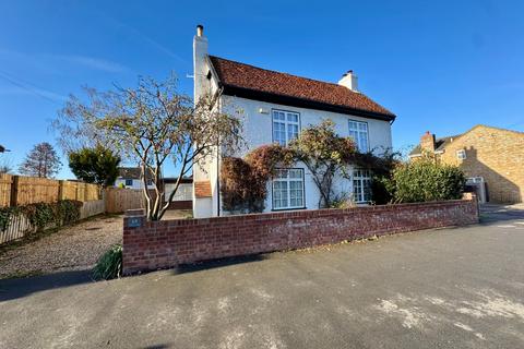 4 bedroom detached house for sale, Bedford Road, Barton-Le-CLay