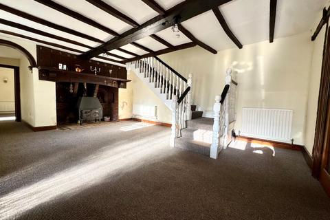 4 bedroom detached house for sale, Bedford Road, Barton-Le-CLay