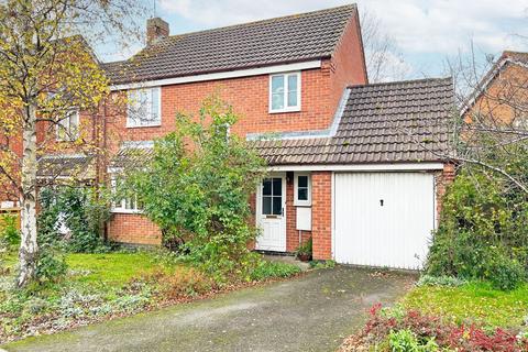 3 bedroom detached house for sale, Foxglove Road, Hamilton, Leicester, Leicestershire, LE5 1TD
