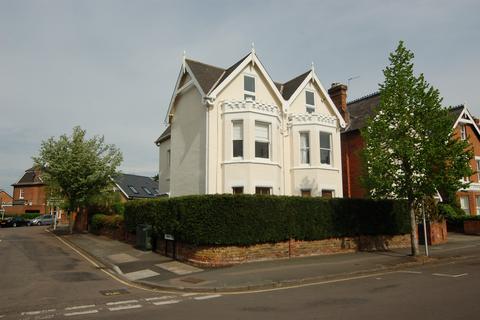 1 bedroom flat to rent, Glamorgan Road, Hampton Wick, Kingston upon Thames KT1
