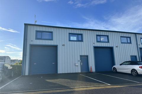 Industrial unit to rent - Maple Leaf Business Park, Manston, Ramsgate