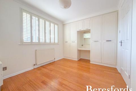 undefined, St. Michaels Close, Aveley, RM15