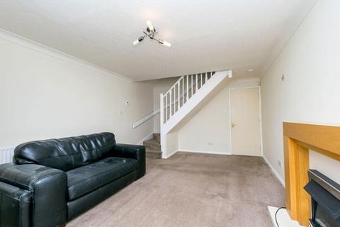3 bedroom terraced house to rent, Hawthorne Way, Huddersfield HD8