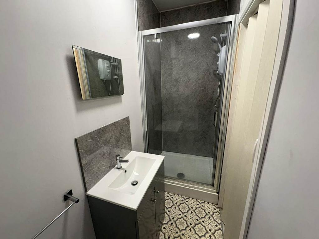 19 A Bathroom (1)