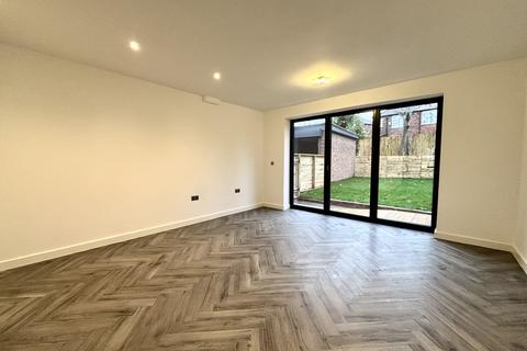 4 bedroom semi-detached house for sale, Woodlands Drive, Offerton