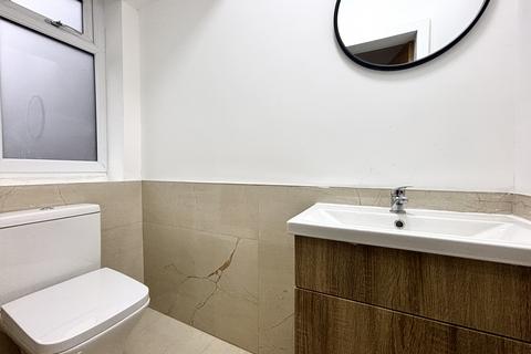 4 bedroom semi-detached house for sale, Woodlands Drive, Offerton