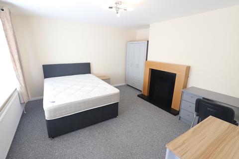 undefined, 1 Bedroom at Lymewood Close, Newcastle-under-Lyme, ST5