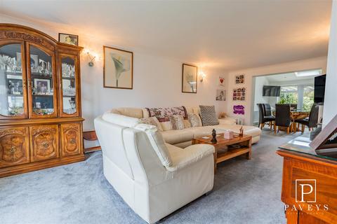 3 bedroom detached house for sale, Queens Road, Frinton-On-Sea