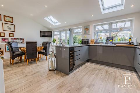 3 bedroom detached house for sale, Queens Road, Frinton-On-Sea