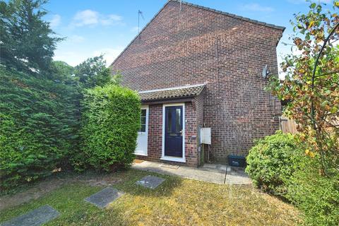 2 bedroom flat to rent, New Street, CM1
