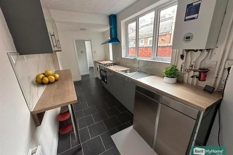3 bedroom terraced house to rent, Wand Street, Leicester