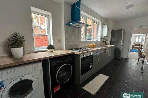 3 bedroom terraced house to rent, Wand Street, Leicester