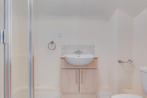 2 bedroom flat to rent, Critchley Avenue, Dartford DA1