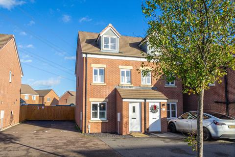 3 bedroom semi-detached house for sale, Lactans Edge, Leighton Buzzard