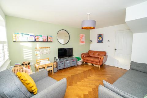 3 bedroom semi-detached house for sale, Lactans Edge, Leighton Buzzard